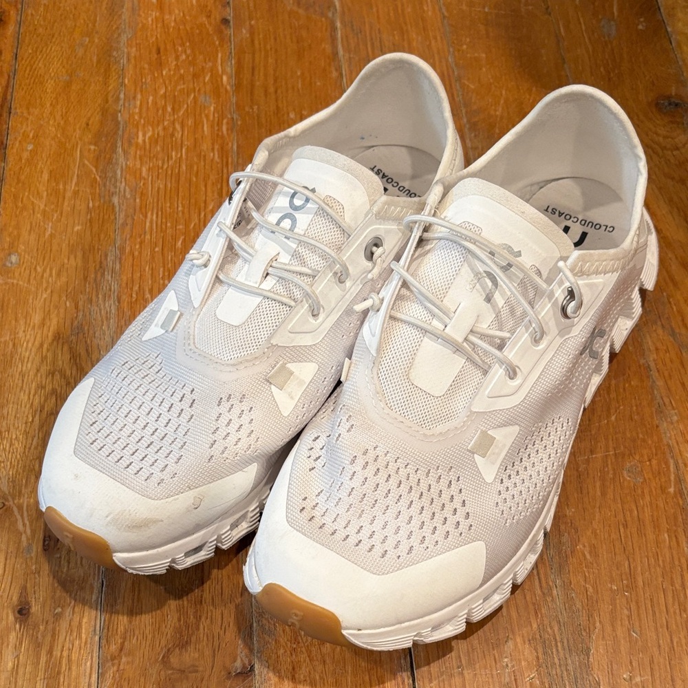 On Running Women's Athletic Shoes - White